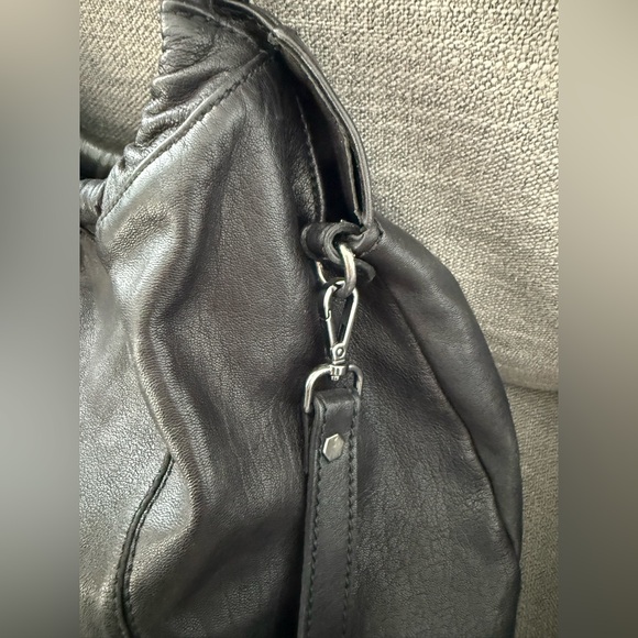 SoHo Bags Italy Hobo Style Black
Shoulder/Crossbody - Picture 3 of 10